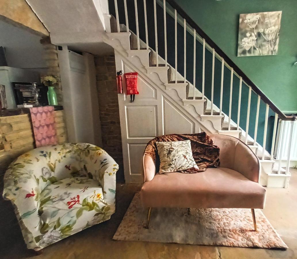 4 Bedroom Period Townhouse In The Heart Of Hebden Hebden Bridge Exterior foto